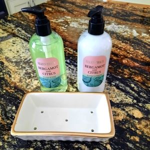 Ellen Tracy Hand Wash & Lotion w/ soap tray